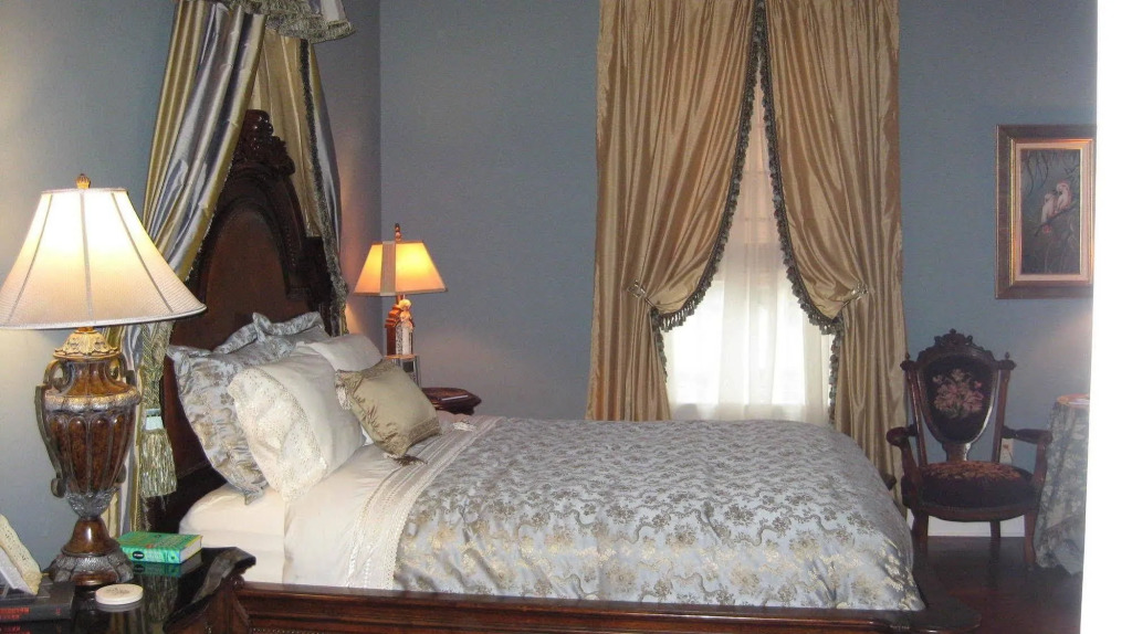 Trinkle Mansion Bed & Breakfast