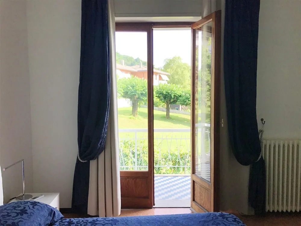 Spacious Family Home in Ranco with Private Pool - 300 m²