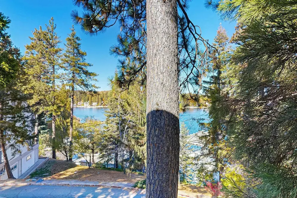 Lake Arrowhead Views! Condo w/ Shared Pool & Spa