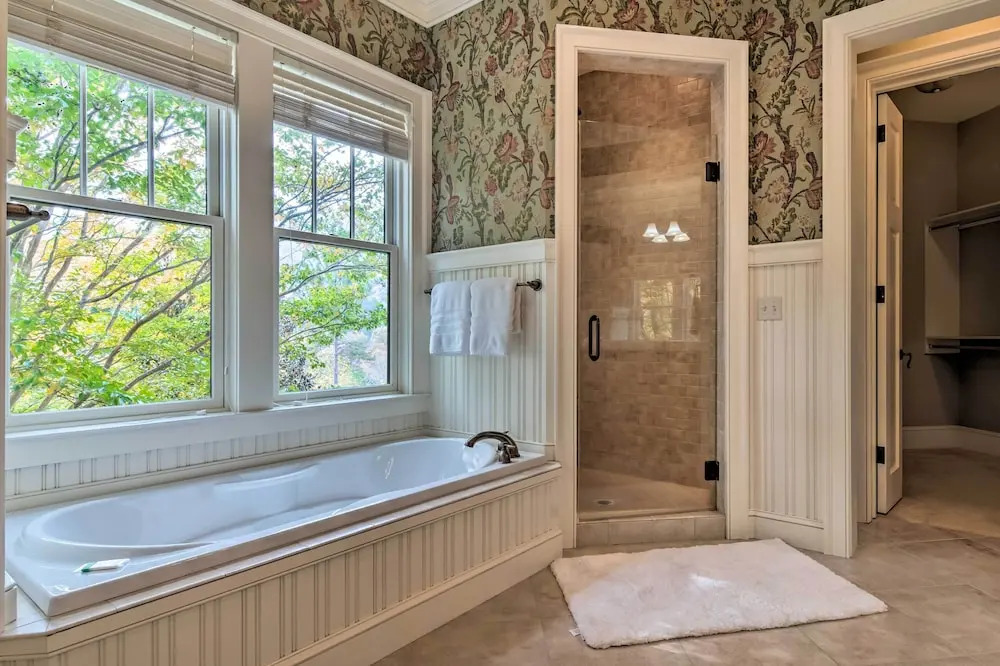 Mountain Views! Home in Brights Creek Golf Club