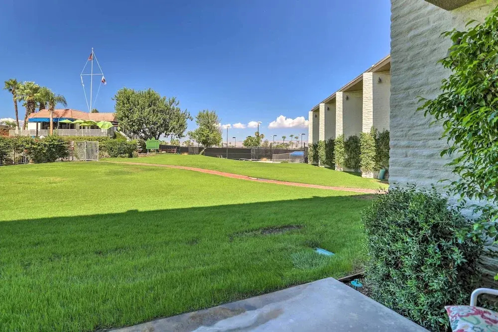 Pool & Hot Tub Access: Palm Desert Studio Condo