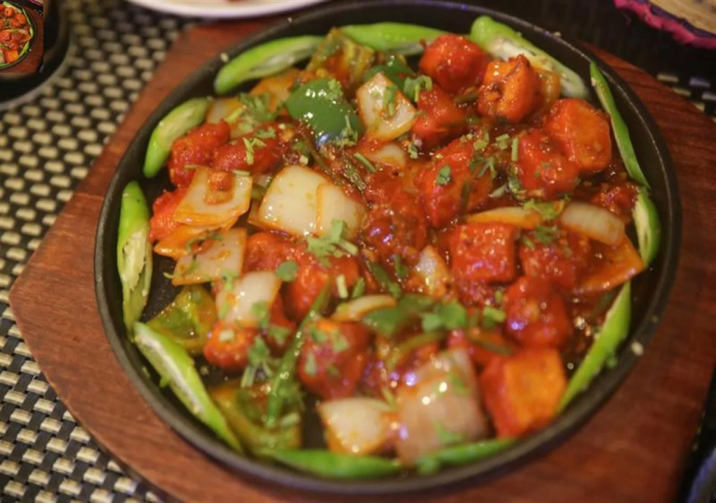 Rayaan Oriental Guest House & Restaurant