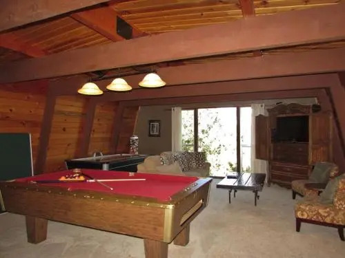 070 Tree Top Cabin