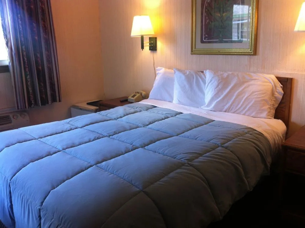 Green Crest Motel
