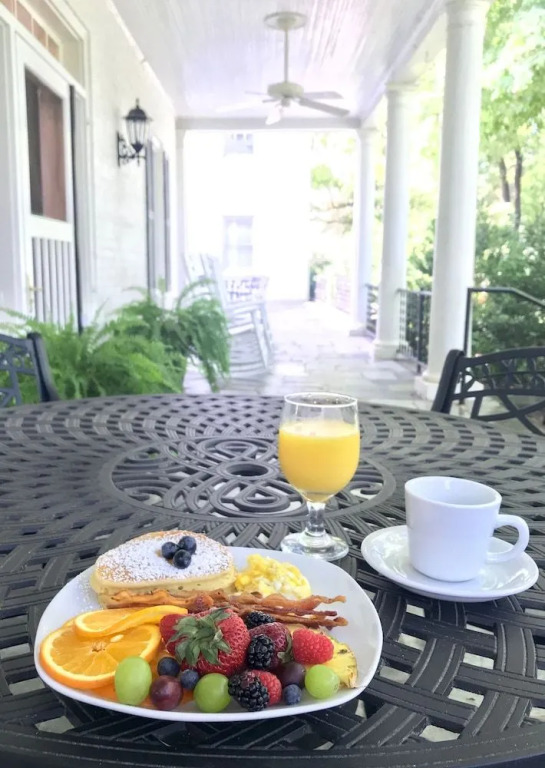 Providence Manor House Bed & Breakfast