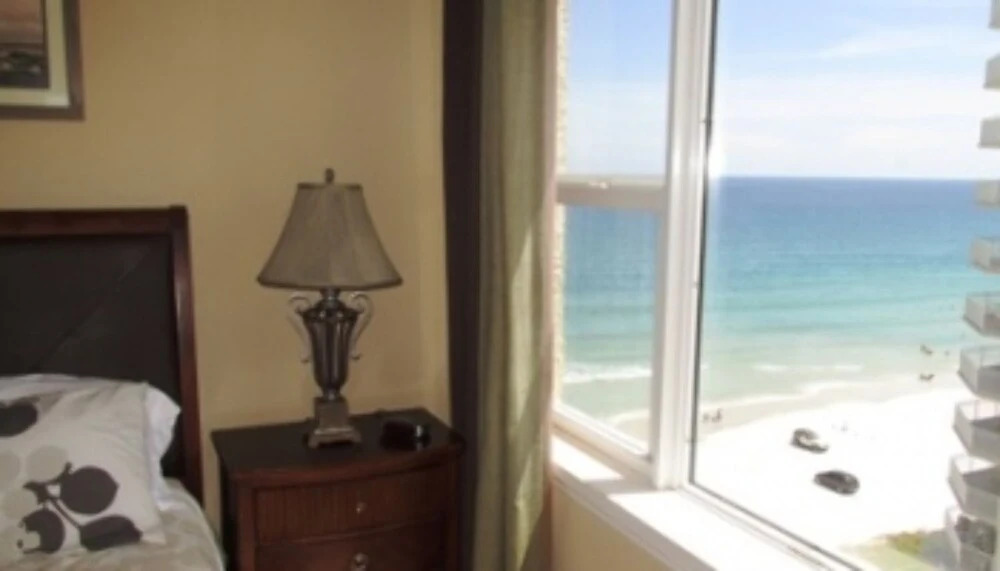 Dimucci Twin Towers 1008 - Gorgeous 3 BR 3 BA