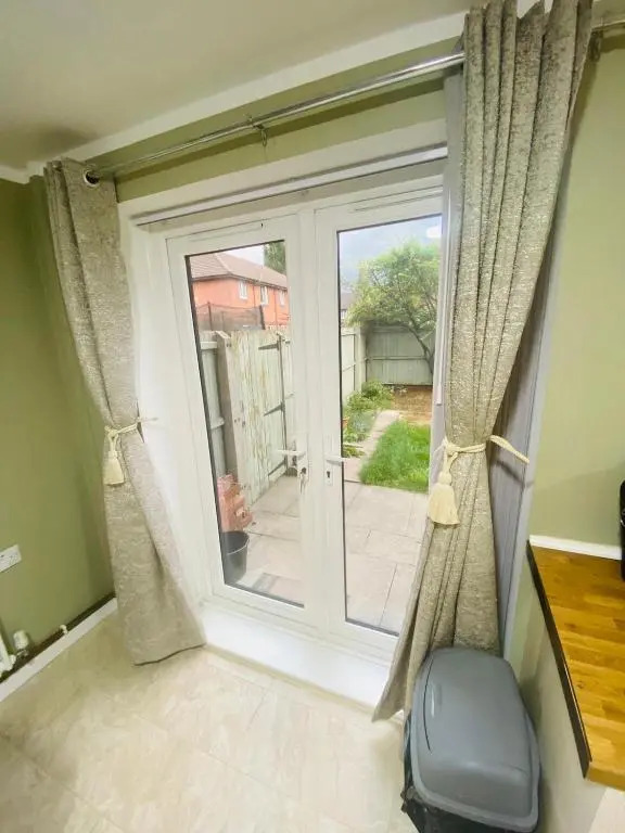 Brigstock Holidays House