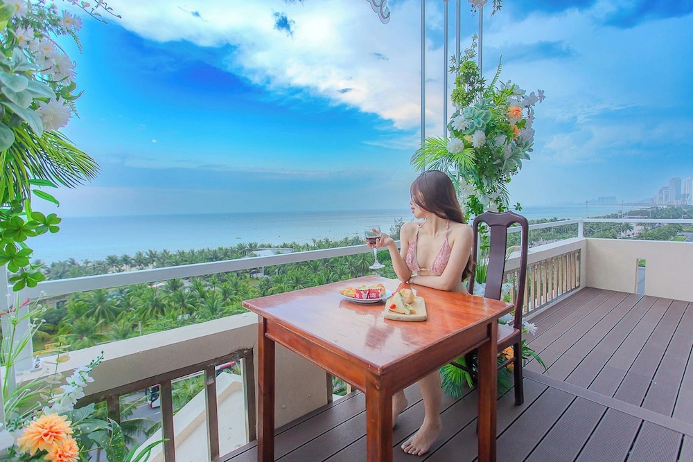 Seavitel Danang Beach Hotel