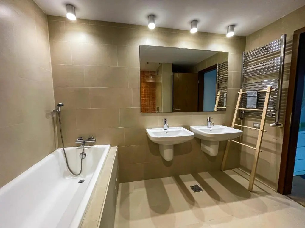 Charming sea view apt - quiet area, 5 min to beach