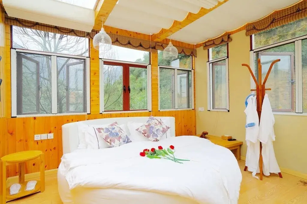 Yiyun Lakeside Hotel