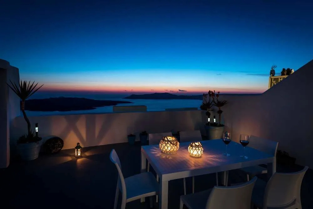Fira White Residence