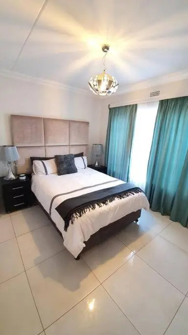 Upmarket 3 Bedroom Apartment