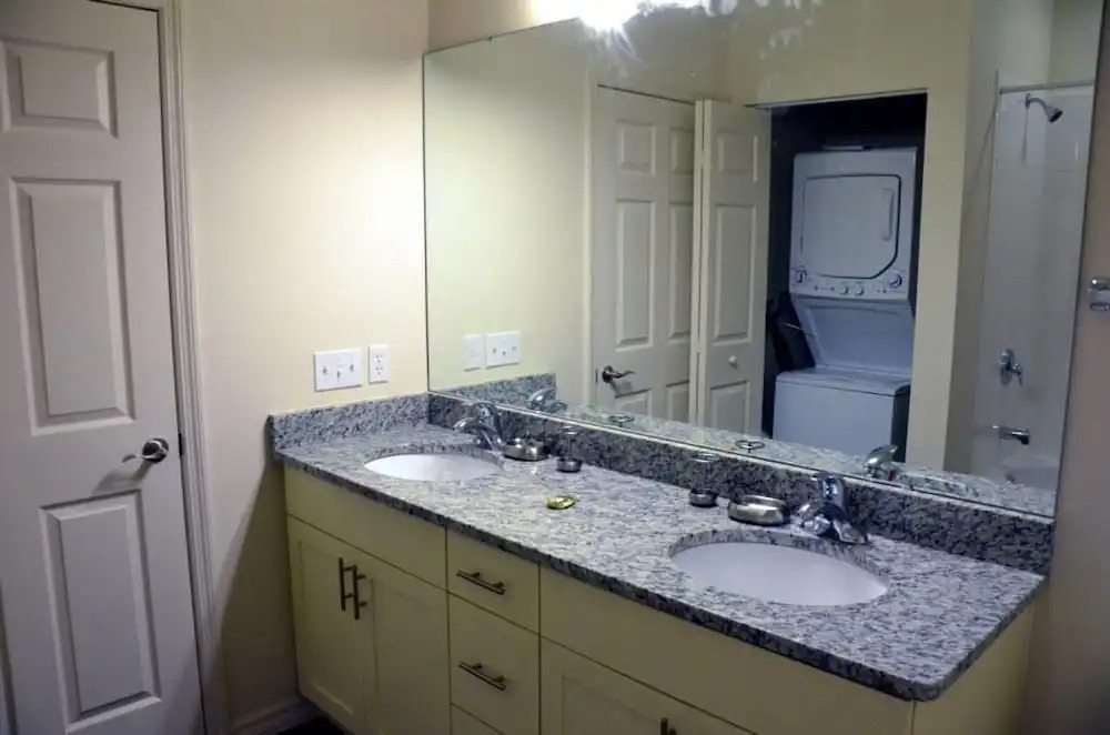 November Special at LV 3 Beds 2 Baths Id:61209