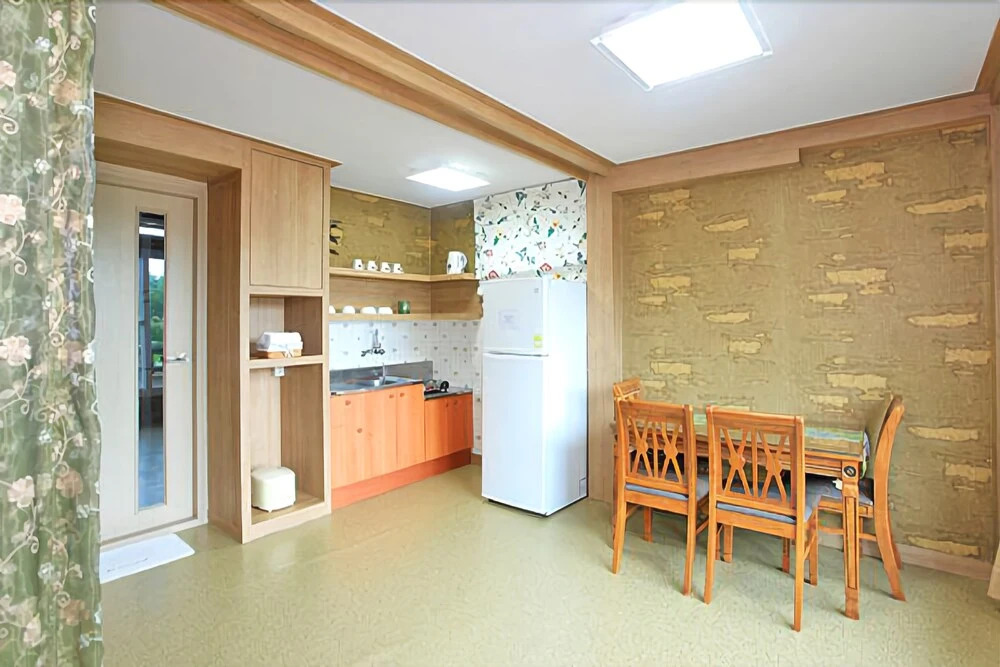 Yangyang Freesia Pension