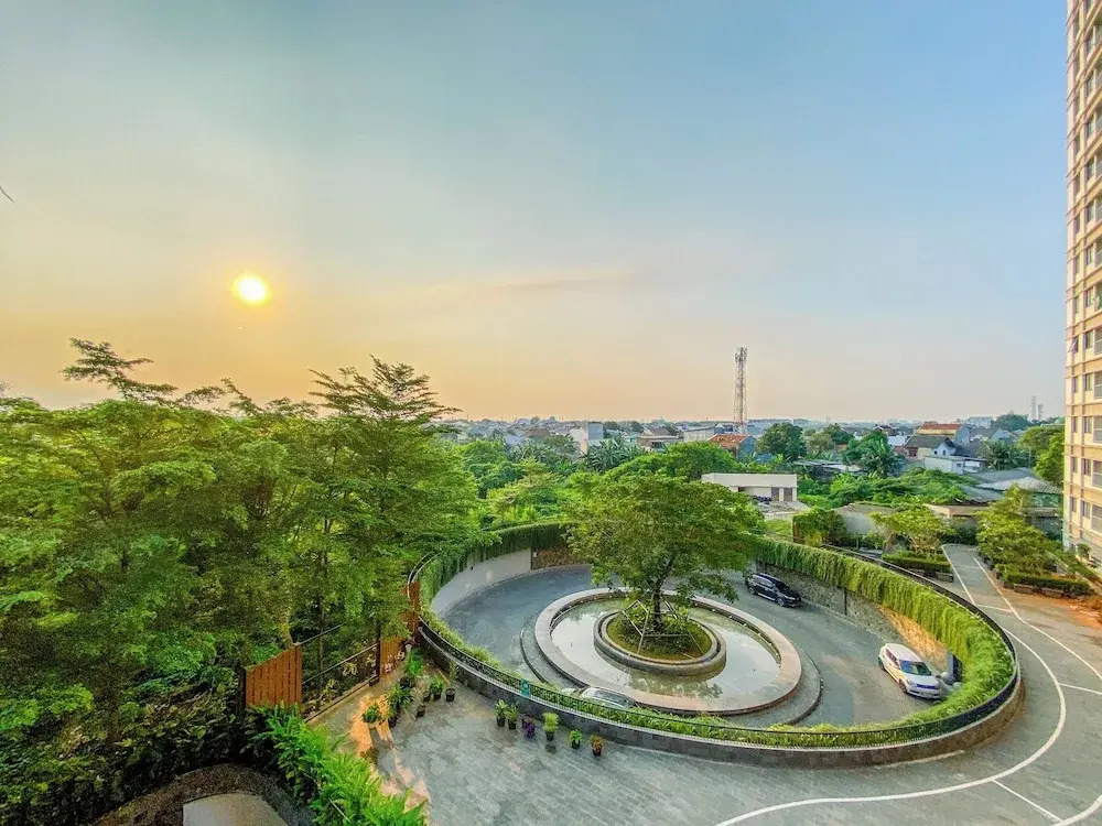 Great Choice 2Br At Lrt City Jatibening Apartment