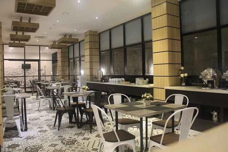 LARIZ Depari Hotel