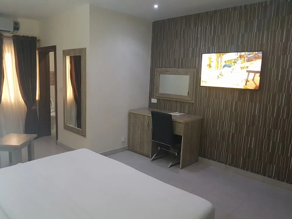 Eros Hotel and Suites Lekki