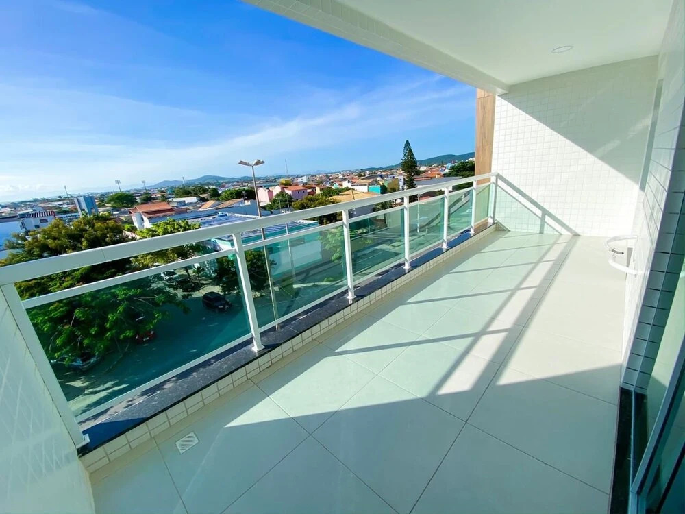 Apartamento Arejado com Localização Estratégica e Varandão - 203