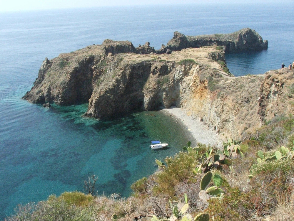 Hotel Eunymos - Trattoria Da Francesco Panarea