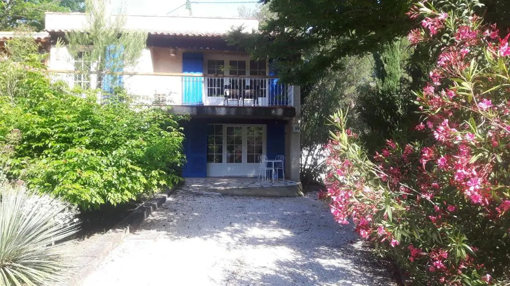baraveou home in nature