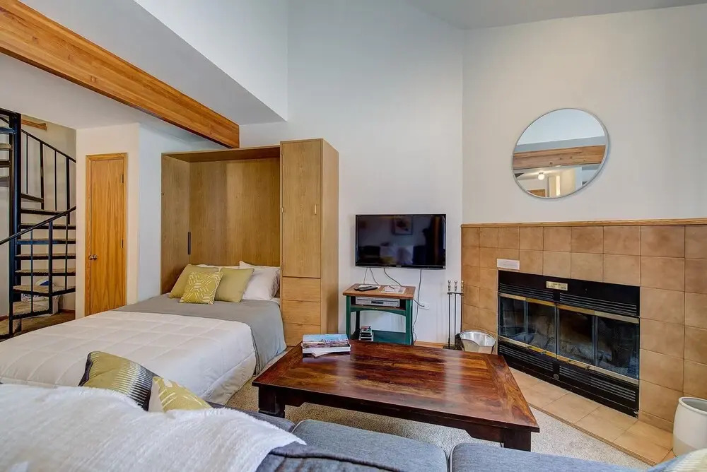 Ski-in Downtown Breckenridge Condo