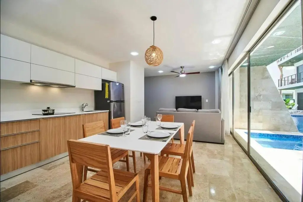 2 Bedroom apartment with 2 Pools, Wifi & GYM