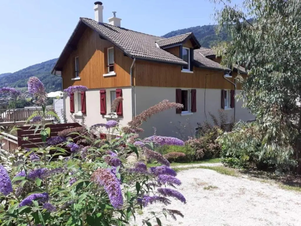 Gite 3* de 10 pers avec vue sur montagnes