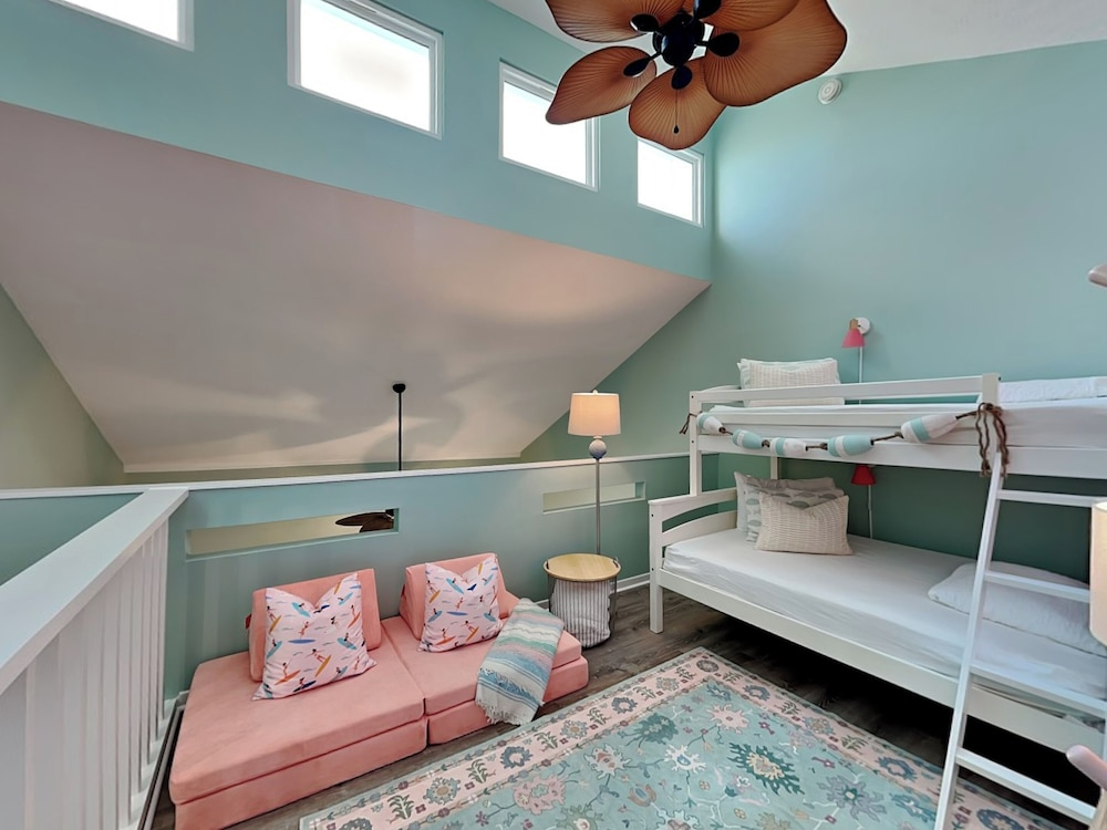 Southwind I Condo #K8 - Front Beach Flair