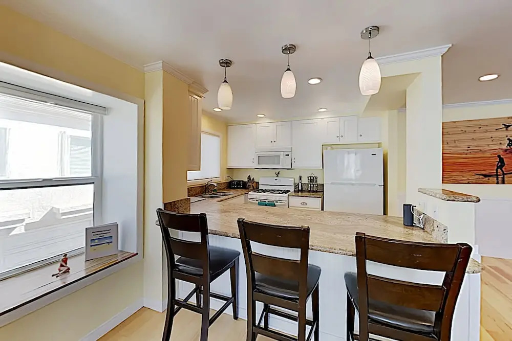 Mission Beach : Private Garage, Surfboards 3 Bedroom Home