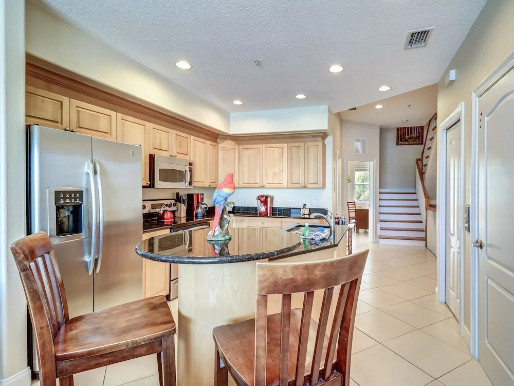 140 Brightwater Dr House - 3 Br townhouse by RedAwning