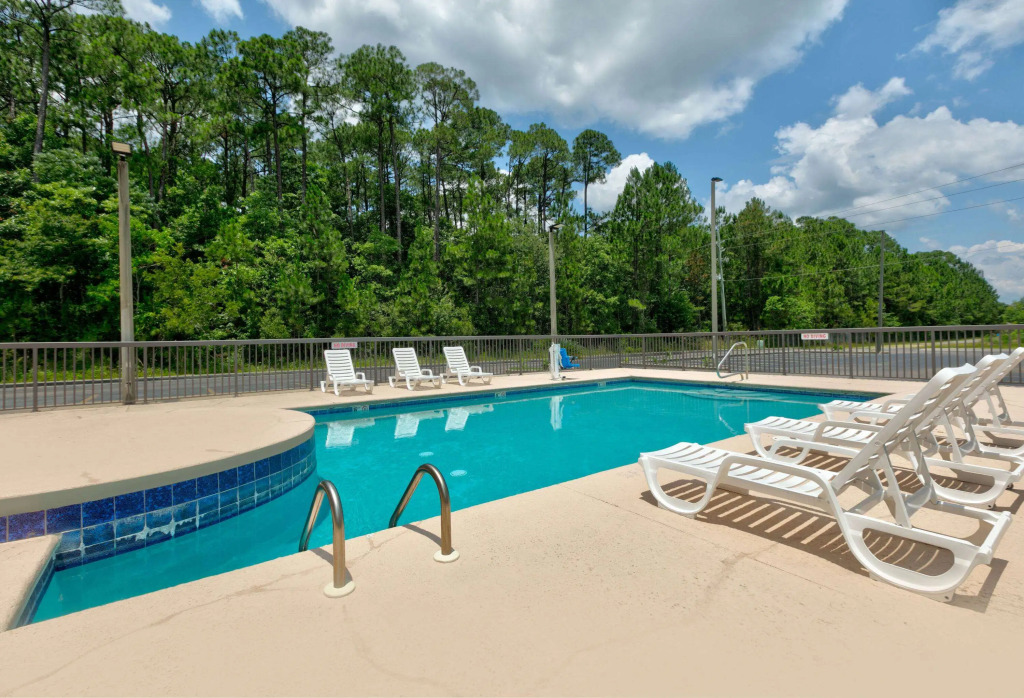 Super 8 by Wyndham Diberville Biloxi Area