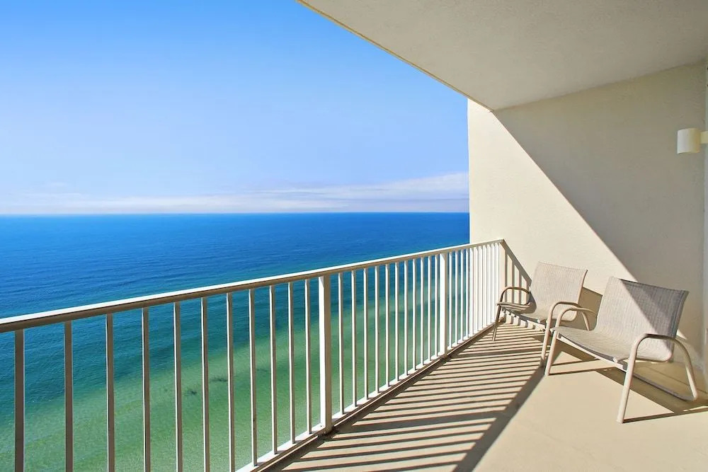 Tidewater 2313 128239 by RedAwning