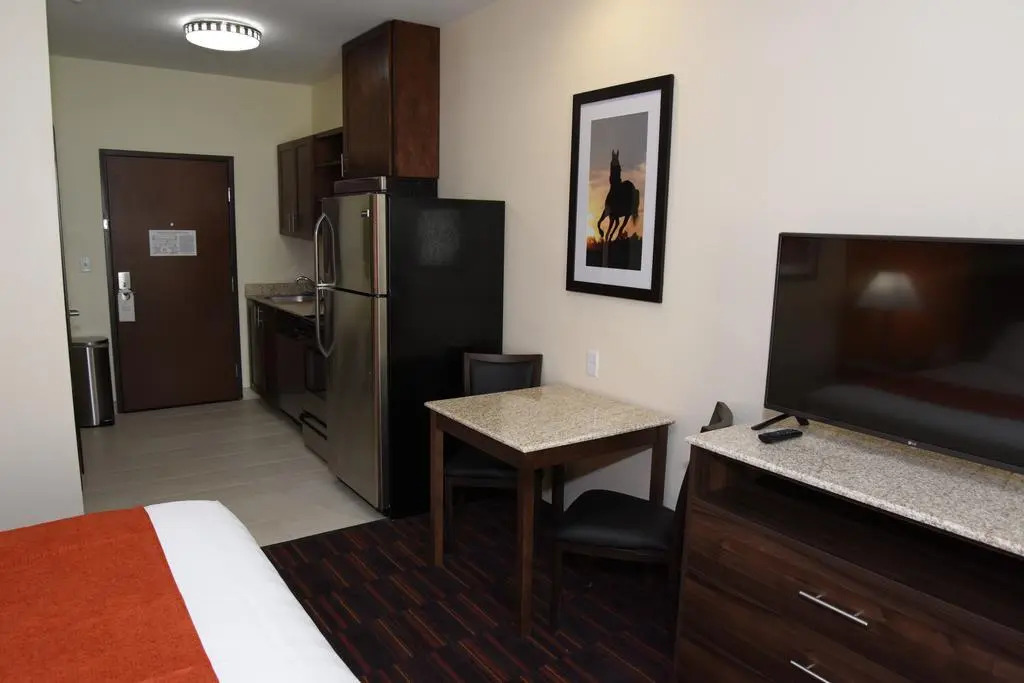 Home Away Kitchen Suites Enid