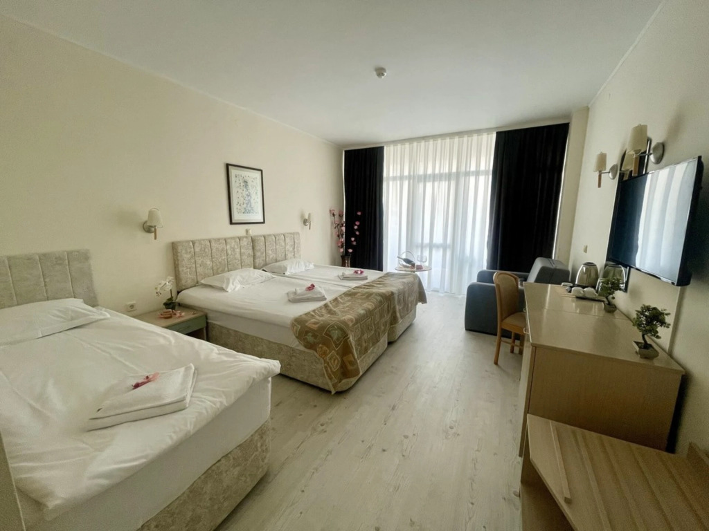 Grand Hotel Nirvana