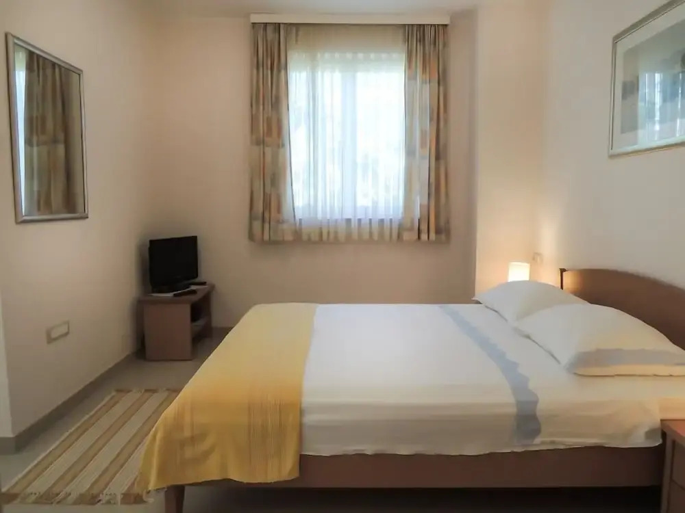 Smilja - 150 m From Pebble Beach - SA3