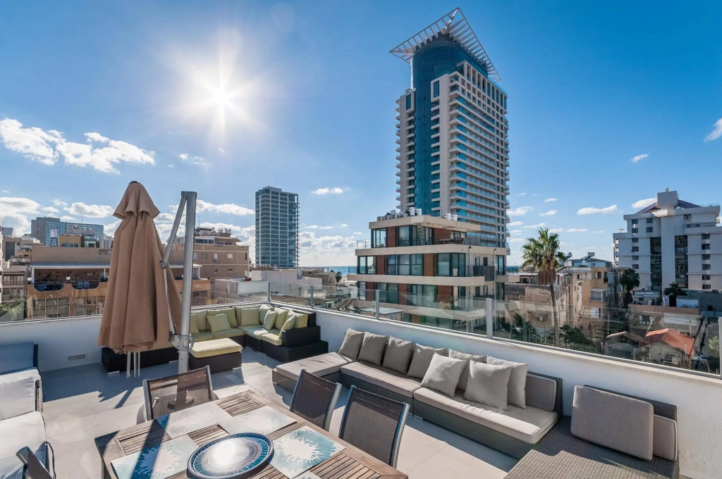 Magical Penthouse - Banana Beach