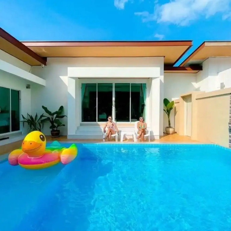 Le poulet poolvilla khanom