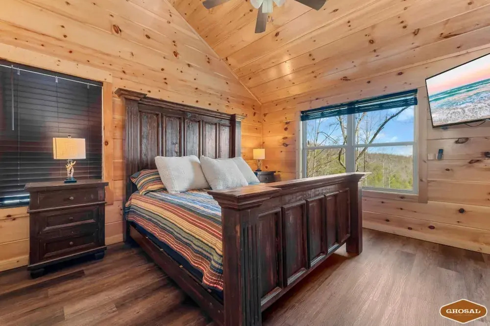 Heavenly Heights by Ghosal Luxury Lodging