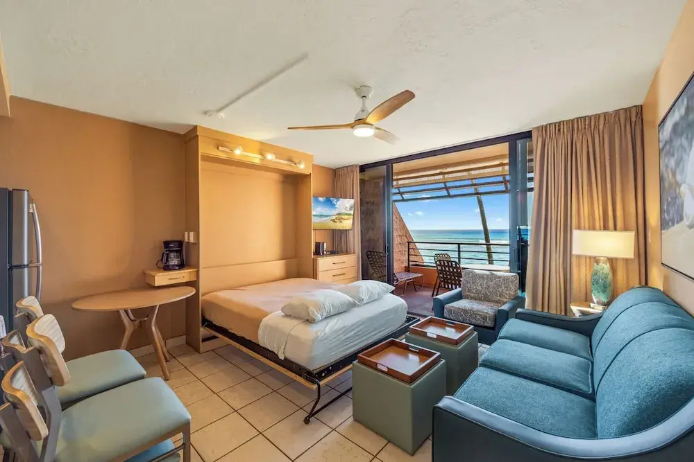 Kuleana Club - 710