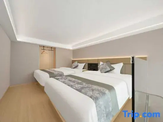 Kunming Greenman Hotel (Guangfu Road Wujiaba Subway Station)