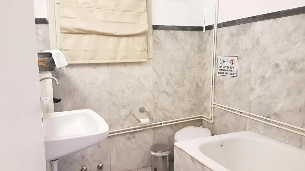 Olive Apartment- Athens Center, 4 BD, 1.5 BATH