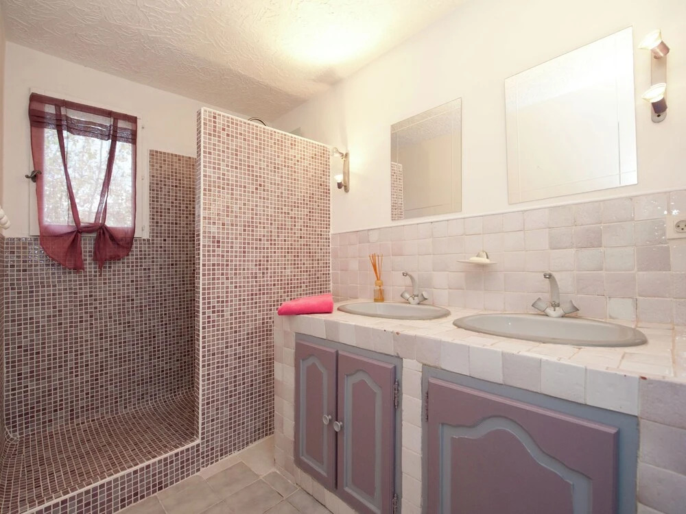 Villa in Bagnols with Pool & Near Nature Parks