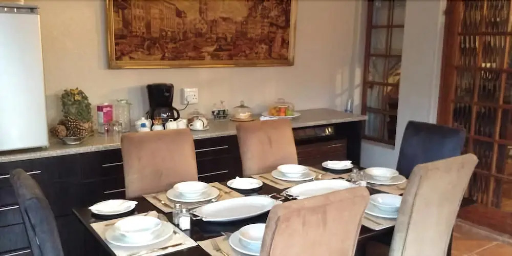 12 On Vaal Drive Guesthouse