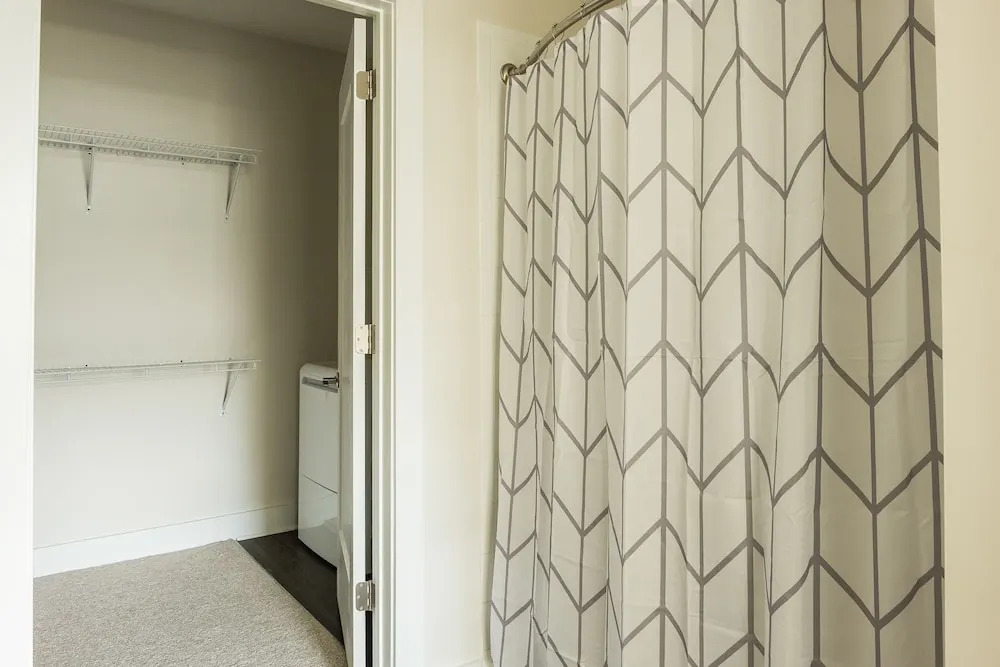 1 BR International Plaza Apt by Frontdesk
