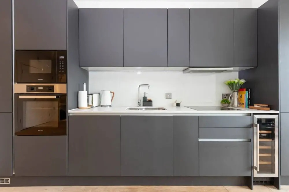 Tranquil & Stylish 1 Bedroom Flat With Private Balcony