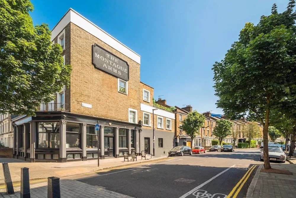 Bright 1BR Home Near Arsenal Stadium W/balcony