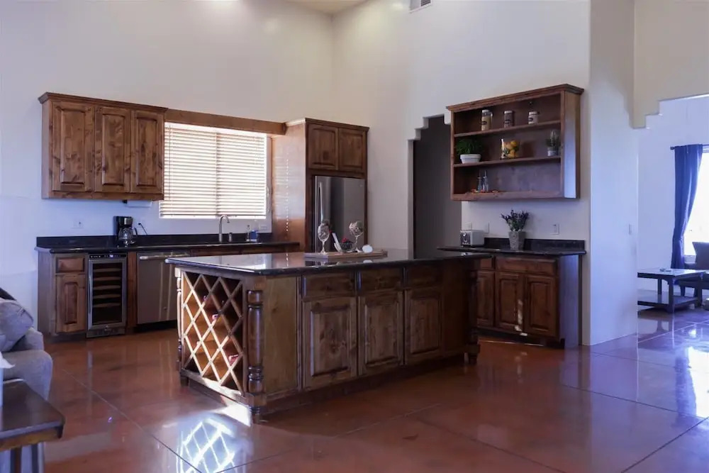 4BR Desert Escape