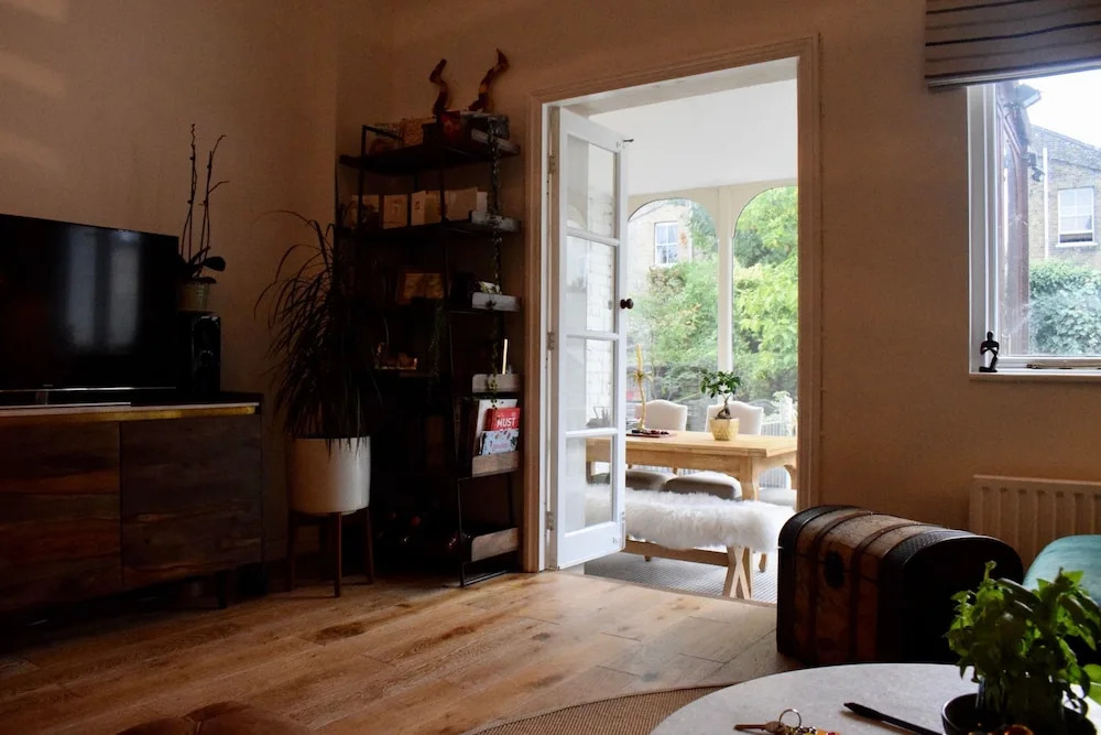 2 Bedroom House in Bow With Garden