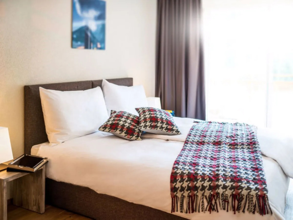 Peaks Place Apartment-Hotel & Spa 28807
