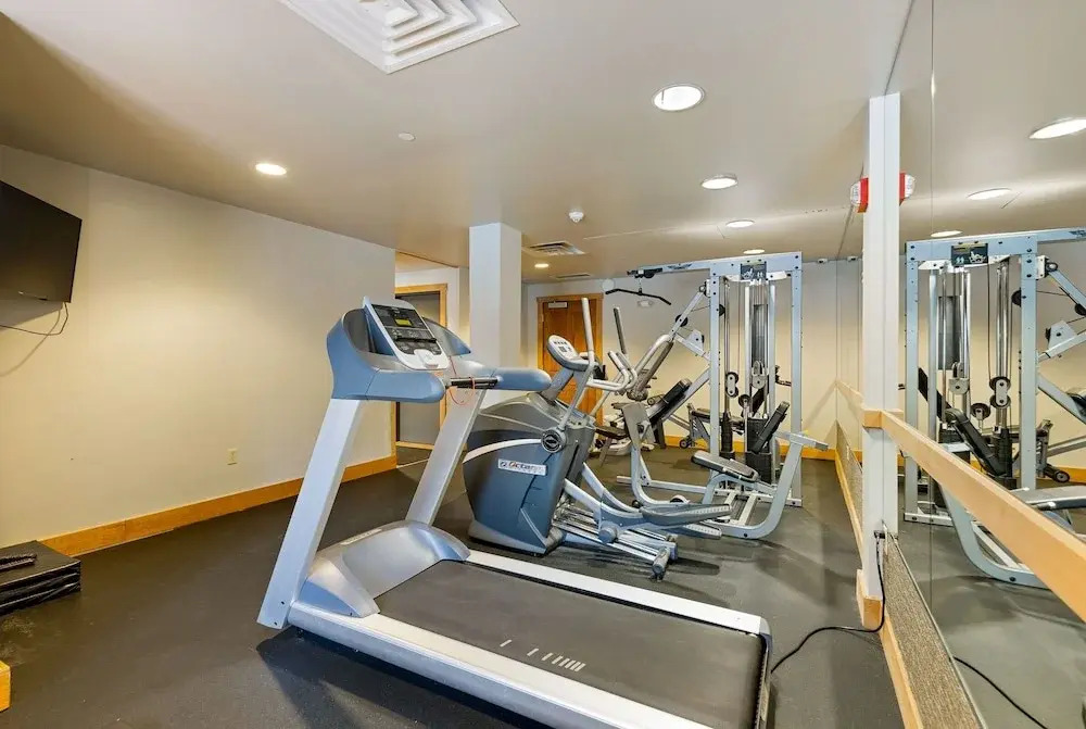 8577 Expedition Station 3 Bedroom Condo by RedAwning